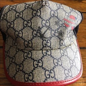 Limited Edition Valentine’ Day GUCCI LOVE Hat